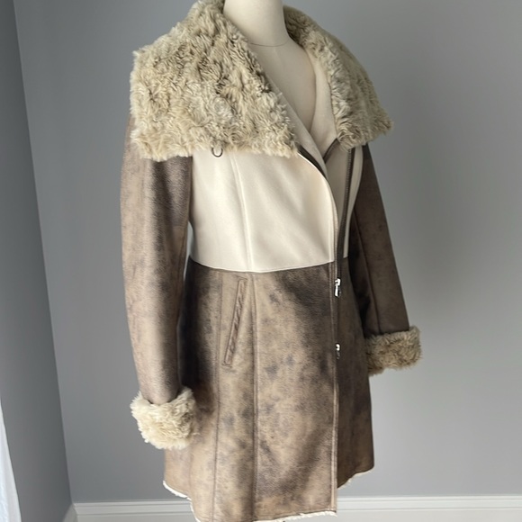 Laundry by Shelli Segal Women Taupe/Ivory Faux Suede & Fur Trim Coat size S - Picture 5 of 10